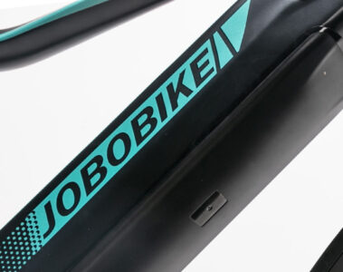 Batterie LG Il est équipé d'une batterie LG de 672 Wh dotée d'un système de batterie BMS pour éviter les surcharges et les surchauffes.